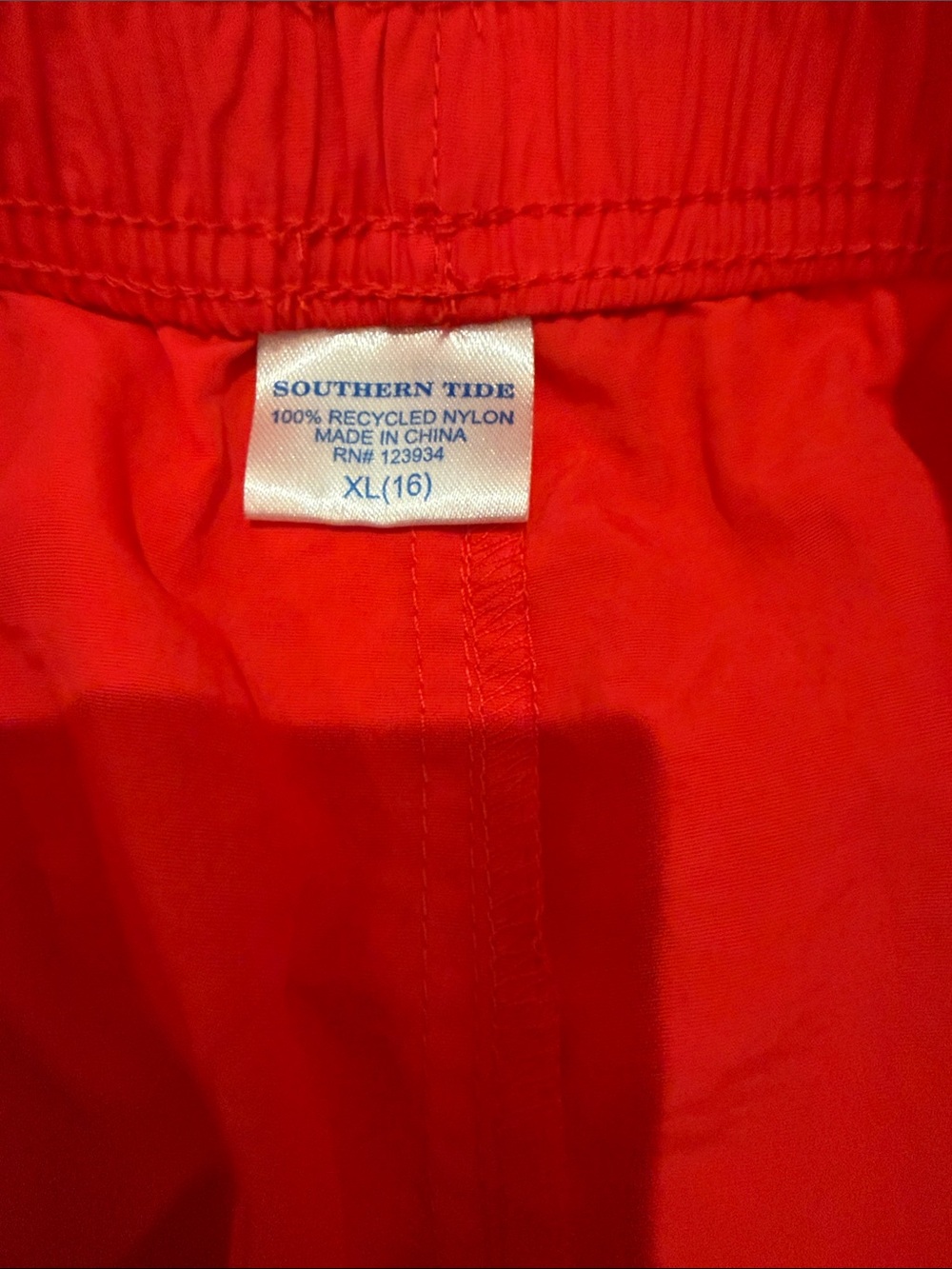 Boy’s Southern Tide Active Shorts. Size 16 - Picture 2 of 3